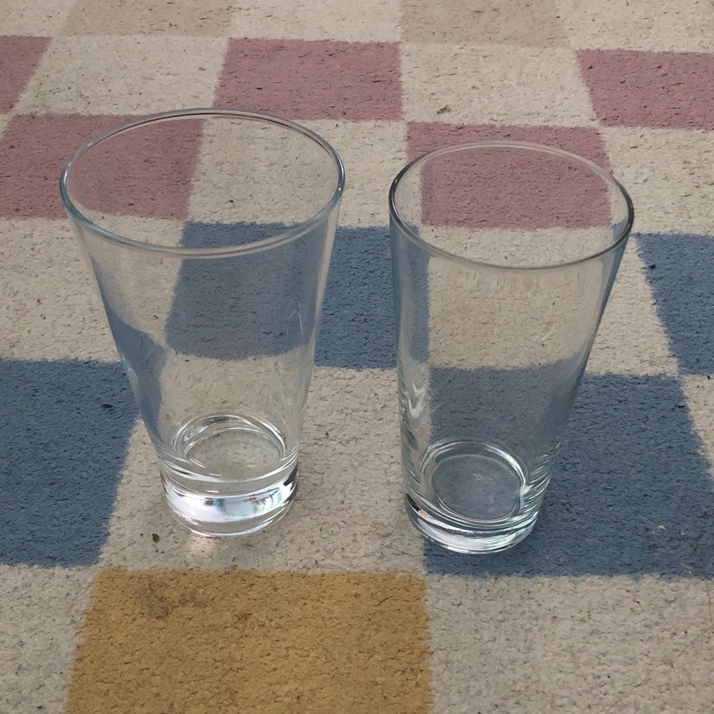 🛍️ Set of Two Clear Glasses